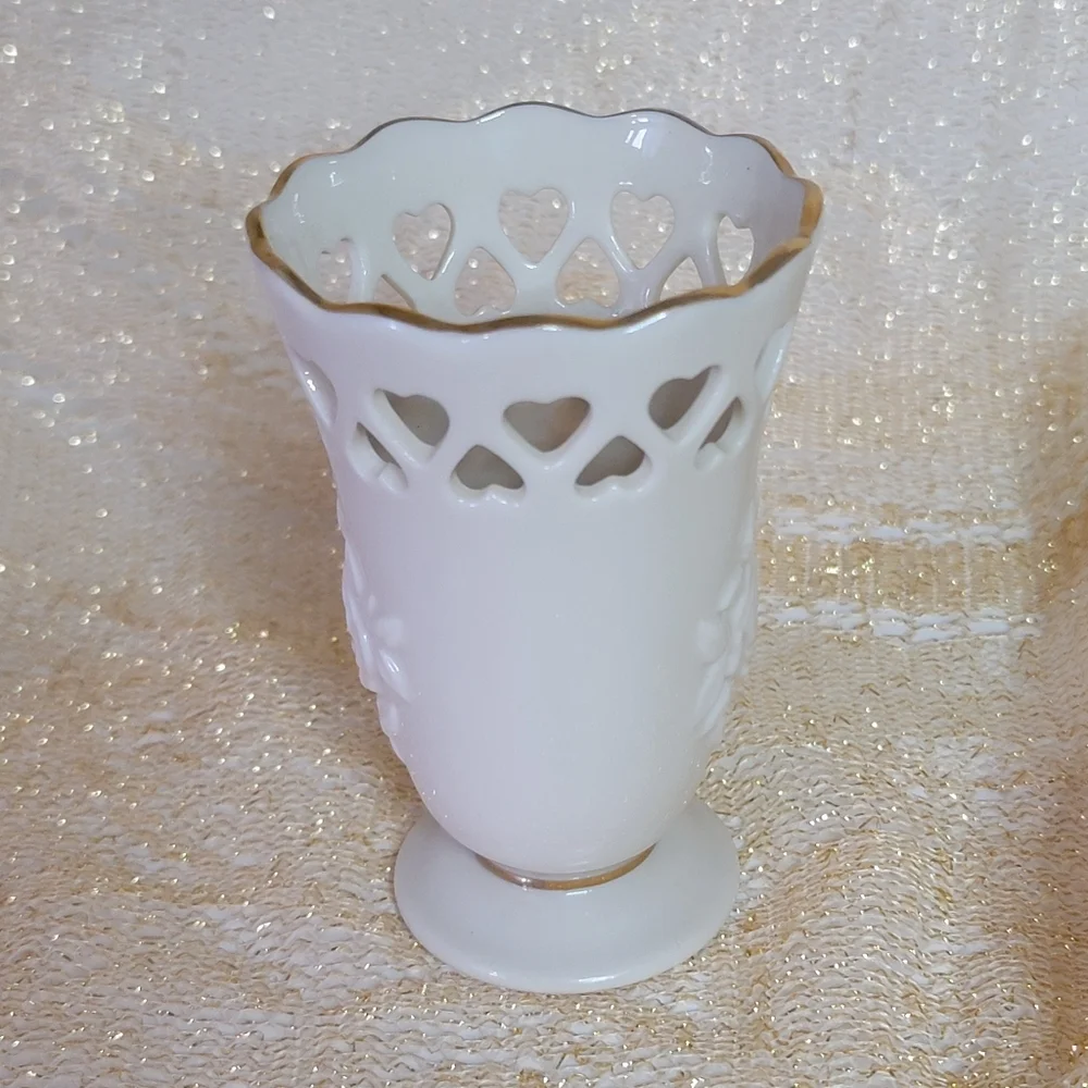 Lenox USA Small Posy Vase Heart Cutouts 24K Gold Trim